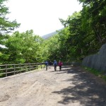 The trail from the 5th station to the 6th station is mostly very gradual with lots of trees and shade.